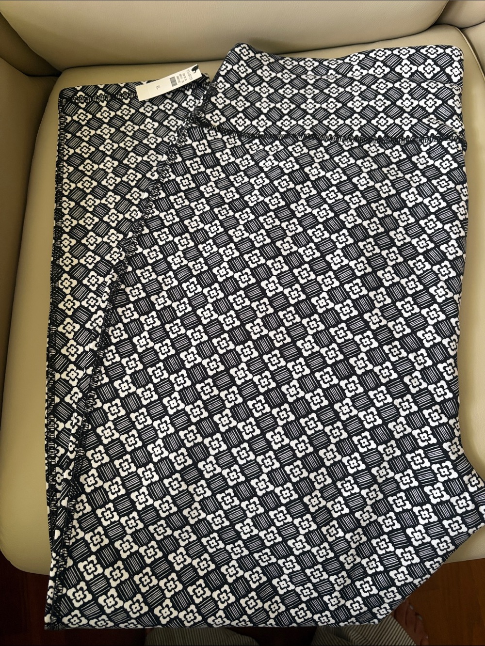 Talbots Black and White Geometric Print Leggings